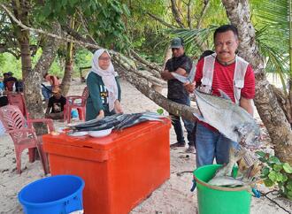 Survey Sosial Ekonomi oleh TIm BRIN dalam rangka Riset Potensi Pemanfaatan SDL dan Perikanan Berkelanjutan di Kawasan Konservasi Pesisir Pulau Kei Kecil dan Perairan sekitarnya, Kabupaten Maluku Tenggara, Provinsi Maluku difasilitasi melalui pendanaan hibah GEF 6 CFI Indonesia (08/2024).