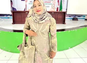 Hasil praktek pelatihan menjahit Perempuan Nelayan di Bula Kabupaten Seram Bagian Timur Provinsi Maluku menciptakan produk turunan dari ecoprint berupa tote bag, pouch, pasmina, dan kemeja, kegiatan ini difasilitasi melalui pendanaan hibah GEF 6 CFI Indonesia (23-26/04/2025)