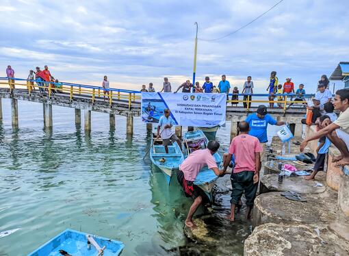 Penandaan Kapal Perikanan oleh DKP Provinsi Maluku di Kabupaten SBT difasilitasi melalui  Program hibah GEF 6 “The Ecosystem Approach To Fisheries Management (EAFM) In Eastern Indonesia (Fisheries Management Area (FMA) - 715,717 & 718) Components A, B, And D”.  (28-29/06/2024)