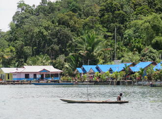 Kawasan Sasi Kampung Menarbu Distrik Roon Kabupaten Teluk Wondama Papua Barat